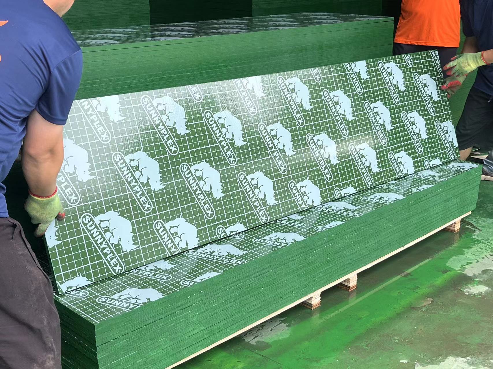 Green Plastic Faced Plywood